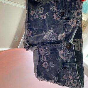 I love h.eighty one floral shorts size 28